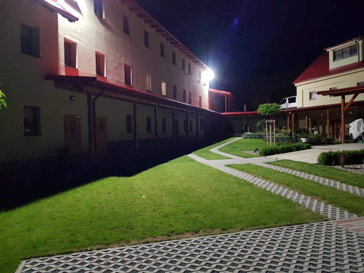 DusnikyBendovsky Dvur住宿加早餐旅馆 外观 照片